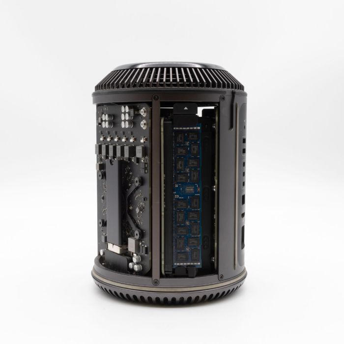 Apple Mac Pro Late 2013 - Intel Xeon E5-1620 v2 - 12GB RAM - 1TB SSD